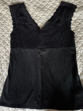 Express Black Lace V‑Neck